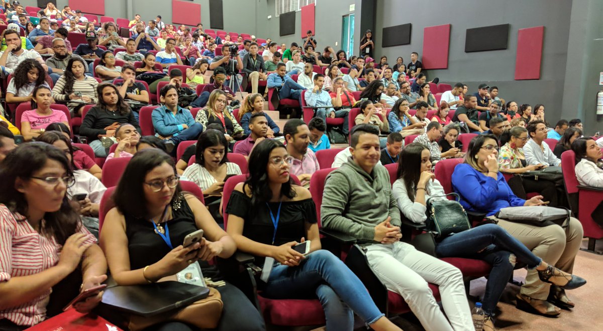 comunicaCUC's tweet photo. Iniciamos la vídeo conferencia desde San Francisco con Alexander Torrenegra, inversionista del programa Shark Thank Colombia de Sony, CEO de Torre, Fundador de Voice 123 y Bunny INC.

@UniCostaCOL 

#EstrategiasDigitales #CucEmprende https://t.co/zMJZdLNvEB