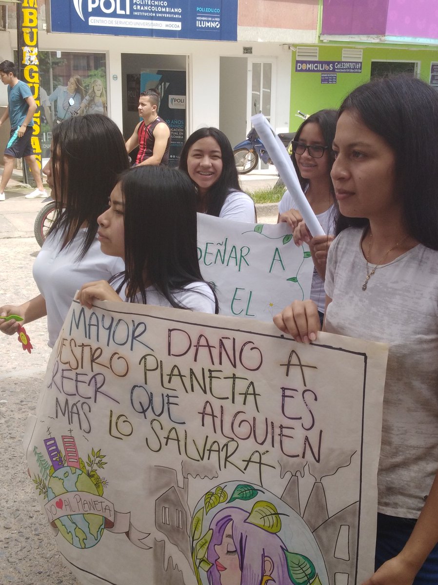 mujertejedora's tweet photo. Como mujeres y defensoras de Derechos Humanos nos enorgullece apoyar la defensa de los más #Jovenes por el #ambiente hoy en Mocoa. ¡ACTÚEMOS! ¿Si no somos nosotros, quién? ¿Si no es ahora, cuando? #FridaysforFuture #Putumayo #Colombia 🙌💚 https://t.co/ZGO8bXCJMP