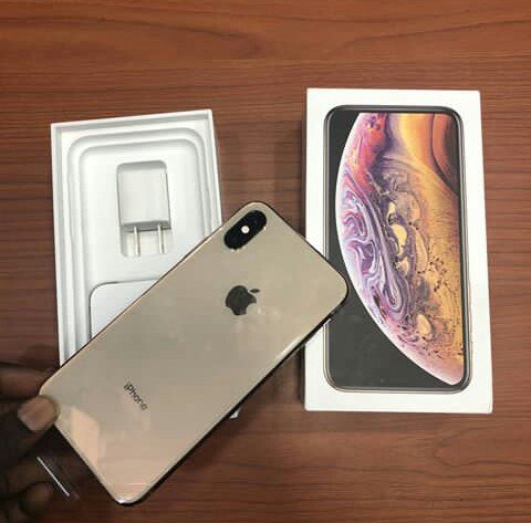MultimediaSen's tweet image. Iphone Xs 64Gb Gold neuf dans sa boite avec Tous ses accessoires d'origines à seulement 560000Fcfa.
Contact: 771109454 ou whatsapp