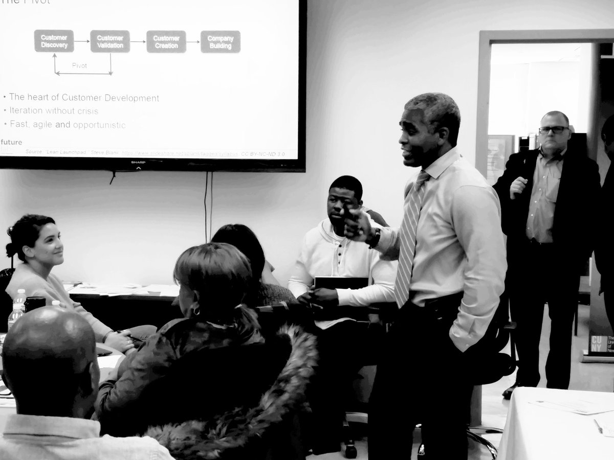 BrooklynSBDC's tweet photo. SRO at 2019 SBDC Day. Director of Veteran Futurelab sharing "Canvas" tips in planning your biz. @NYUFutureLabs @nysbdc @BrooklynSBDC @SBA_NewYork https://t.co/3eWcQzyqEE