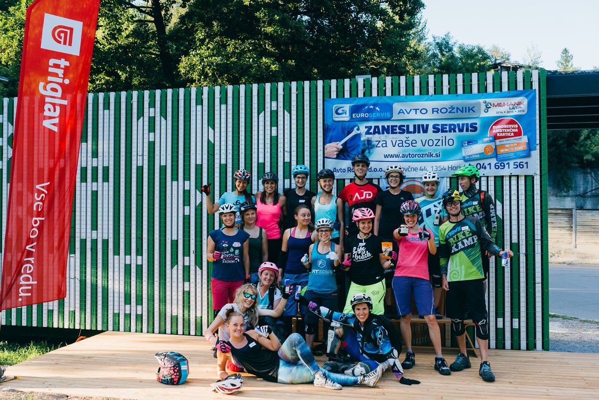 Furaš, ampak bi rada furala še bolje? Pridruži se nam na Teva Bike Kampu za punce! Več: facebook.com/events/2138526…
#bikekamp #girlsonly #kdrajd #mtb