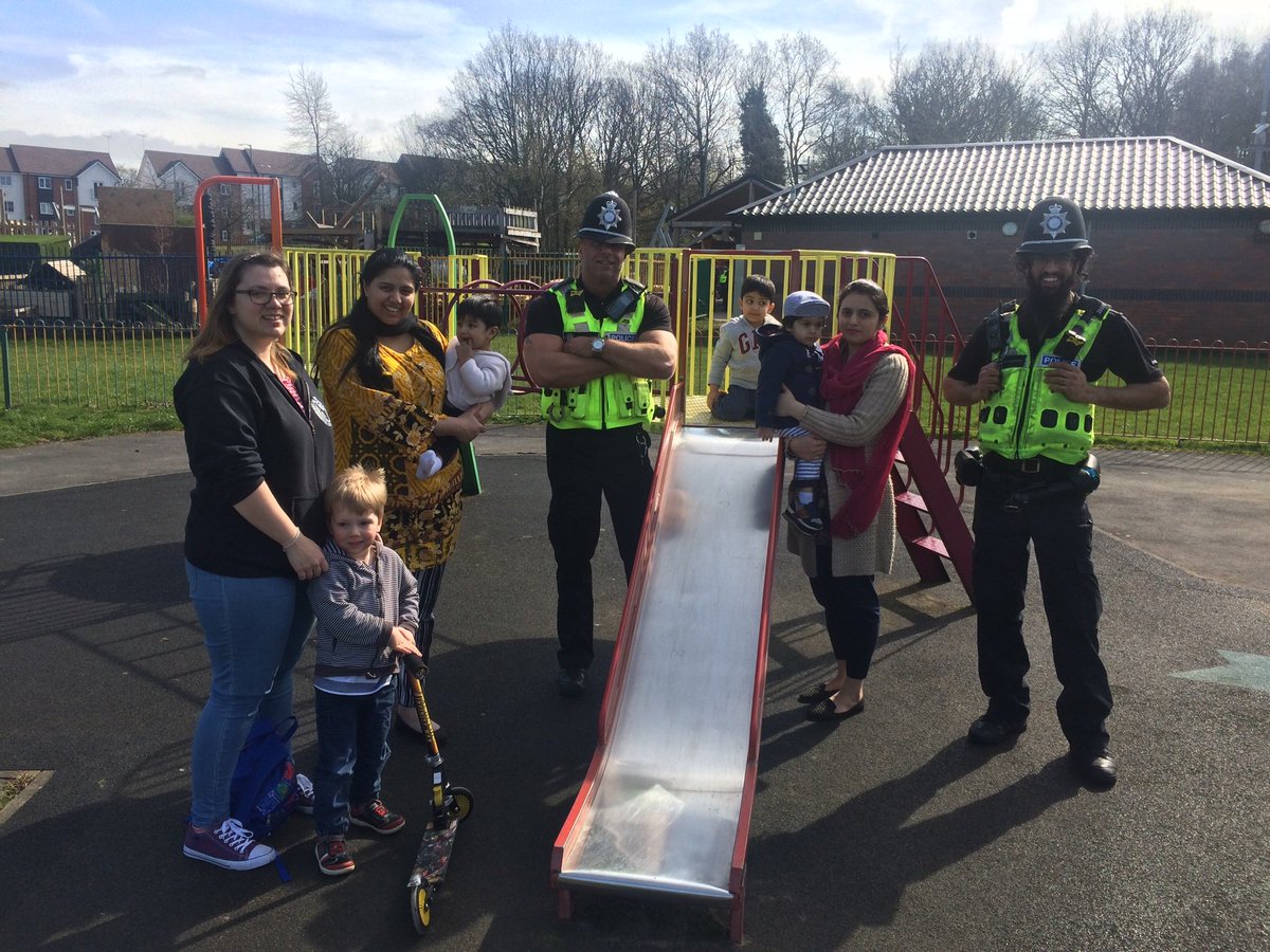 LeosWMP's tweet photo. PC Darbyshire and PC Mohammed patrolling Meriden Park today as part of #opintercept #CommunityEngagement https://t.co/BTFSUXoHt3