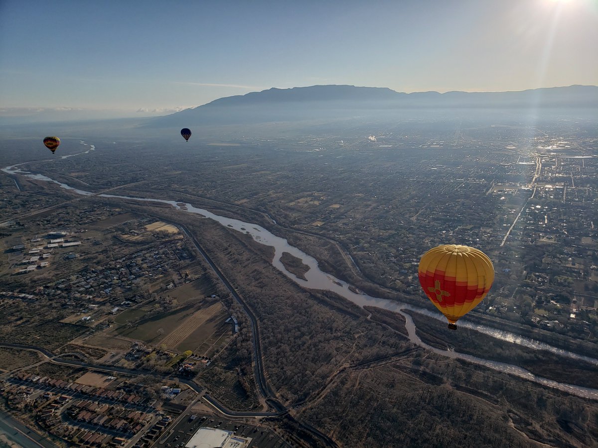 Barberstock's tweet photo. Up up & away...we took to the skies of Albuquerque to kick off the DMA West Tech Summit! A big thank you to @RainbowRyders for an amazing ride! #dmawesttechsummit #albuquerque #NewMexicoTRUE #VisitABQ https://t.co/I80ZJVtC5S