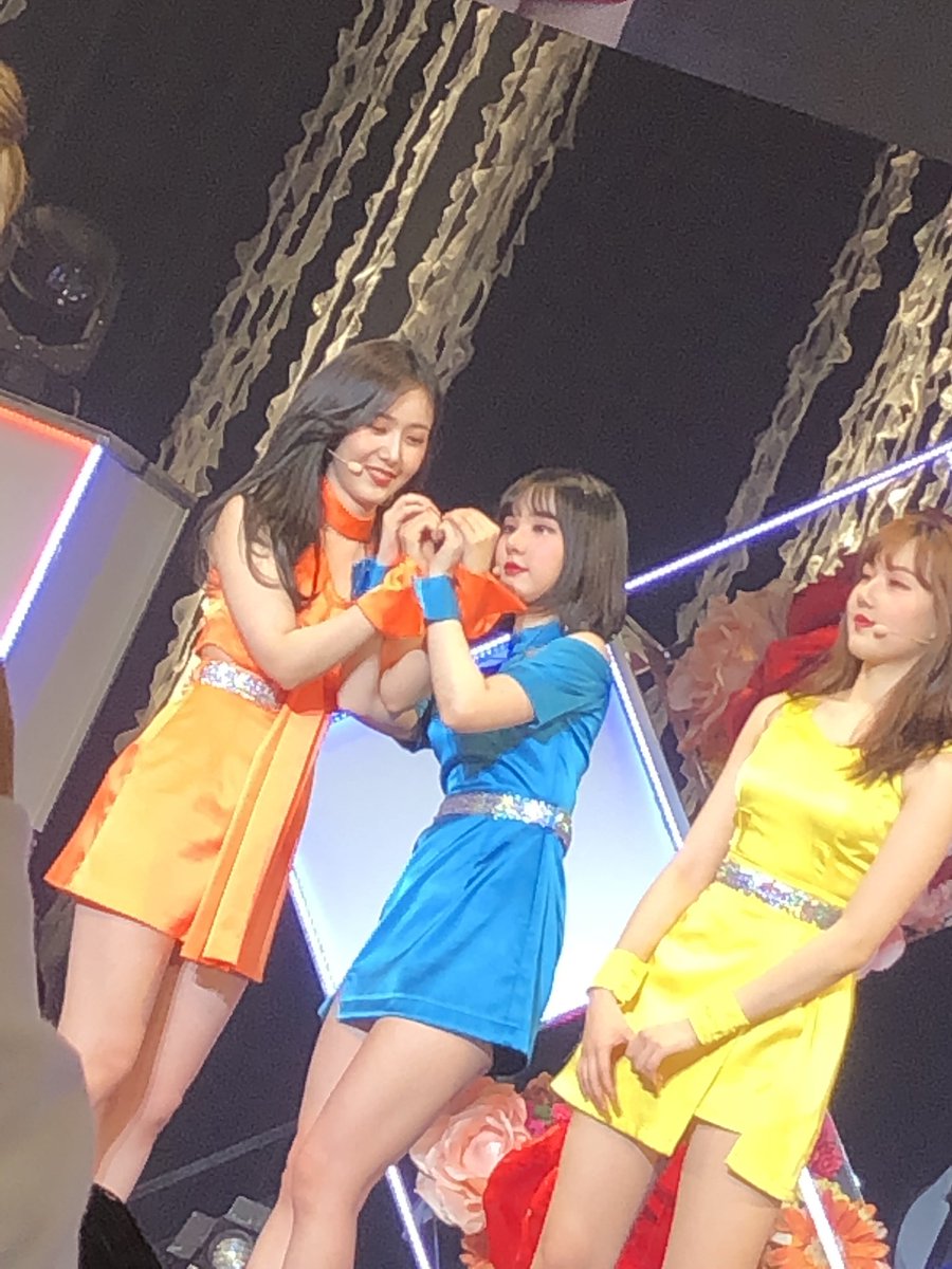 98_Sou's tweet photo. 最高でした！#gfriend #BROOM #豊洲pit https://t.co/Uo5AEeKCeG