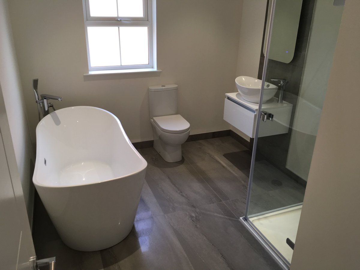 DixonsContracts's tweet photo. The show home in #HazelbankHall is looking fantastic! For more information, please visit https://t.co/mwPiZoXGTQ #construction #NorthernIreland #PrivateHousing https://t.co/solf0GC5AG