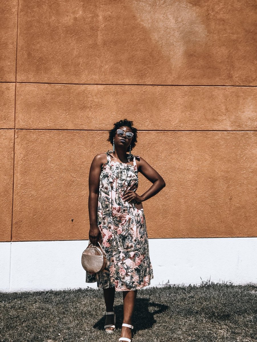 LFStyling's tweet photo. Vacay Fashion https://t.co/BfqwOe7TiW https://t.co/kmIFvC4kHP