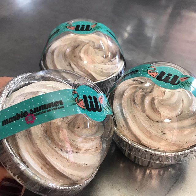 eleielerd's tweet photo. Quien quiere?! Chocolate + vainilla + crema de chocolate en el centro !! mortal !! 🙌🏻 Lo pueden conseguir en @supernacional ( lope de Vega, tiradentes , arroyo hondo ,27 y millón) , @cookiesforyoudr , @citymarket.rd , y @farmaciacarol Rómulo ( antigua brasil y churchill ) . … https://t.co/V9PxkZVwT6