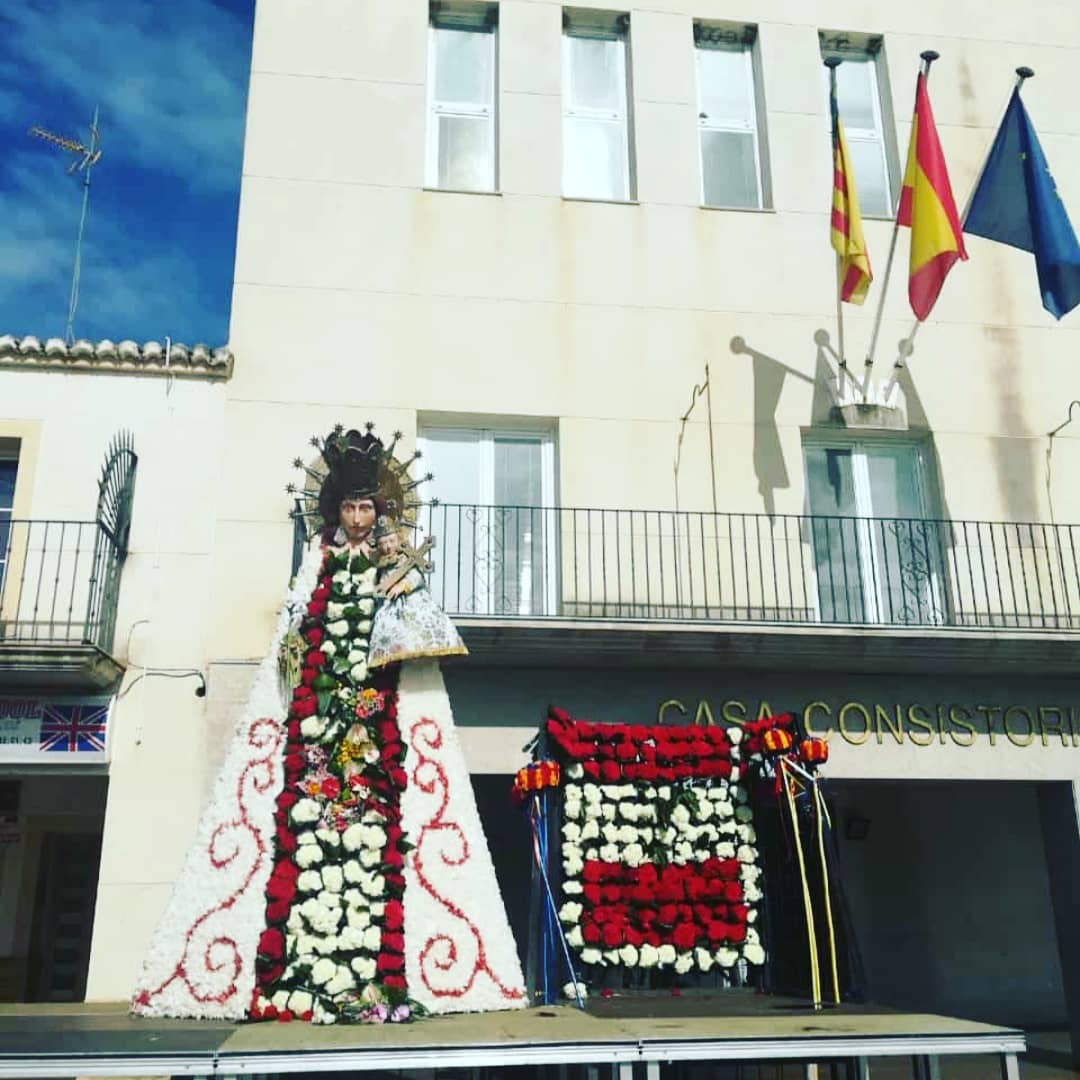 FallaNieva's tweet photo. Ofrenda 2019! Que bonita nuestra Virgen!!! ❤
#HacemosFalla #Fallas2019 #FallaOlmosNieva https://t.co/6KZeSwBkCg