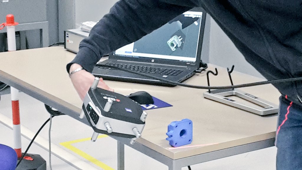 Federmeccanica's tweet photo. Esperimento unico in Italia, riproduzione fedele di una realtà aziendale innovativa "4.0",completa in tutti i suoi processi, metodologia didattica fortemente applicativa. Il perché di un'eccellenza nazionale, best practice da diffondere #LABOMEC @ItsUmbria #ImpresaDay https://t.co/EVZwFPH07X