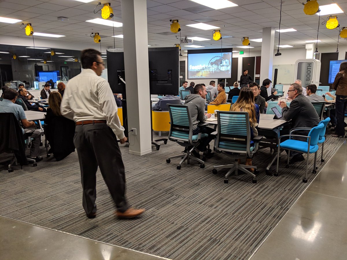 LeanStreet's tweet photo. Great way to start the day with entrepreneurs and startups at #1mcirv and coffee! ☕☕☕☀️

#startup #1mc #wednesdaymorning #Entrepreneur https://t.co/AUlIgxB6hW