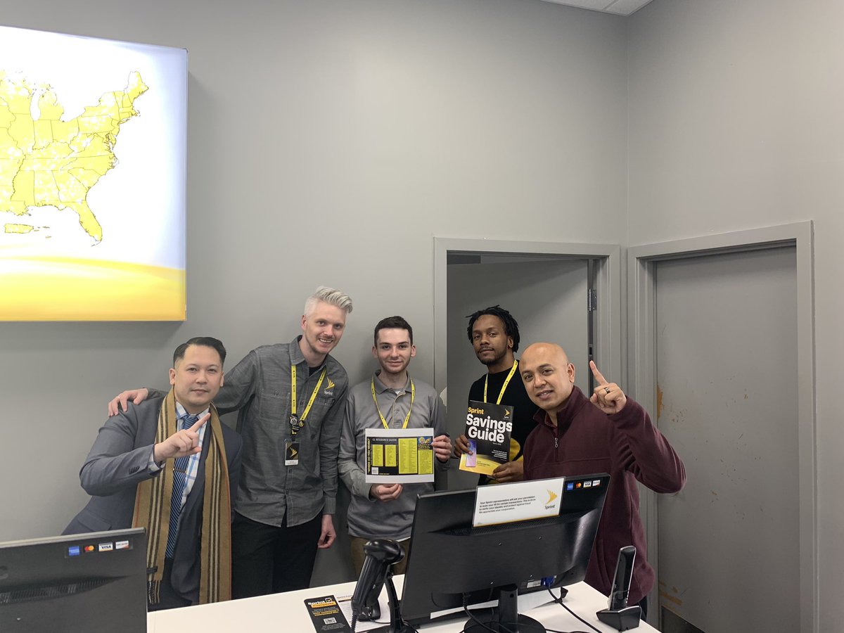 KNCMorales's tweet photo. Great visit with Team @Brookfield_WC!
Stop in and get unlimited with the Samsung Galaxy S9 included for just $24 mo./line. #SprintBusiness #SizzlingSprintSaturday #WirelessChoice https://t.co/i9U9ScuDvZ