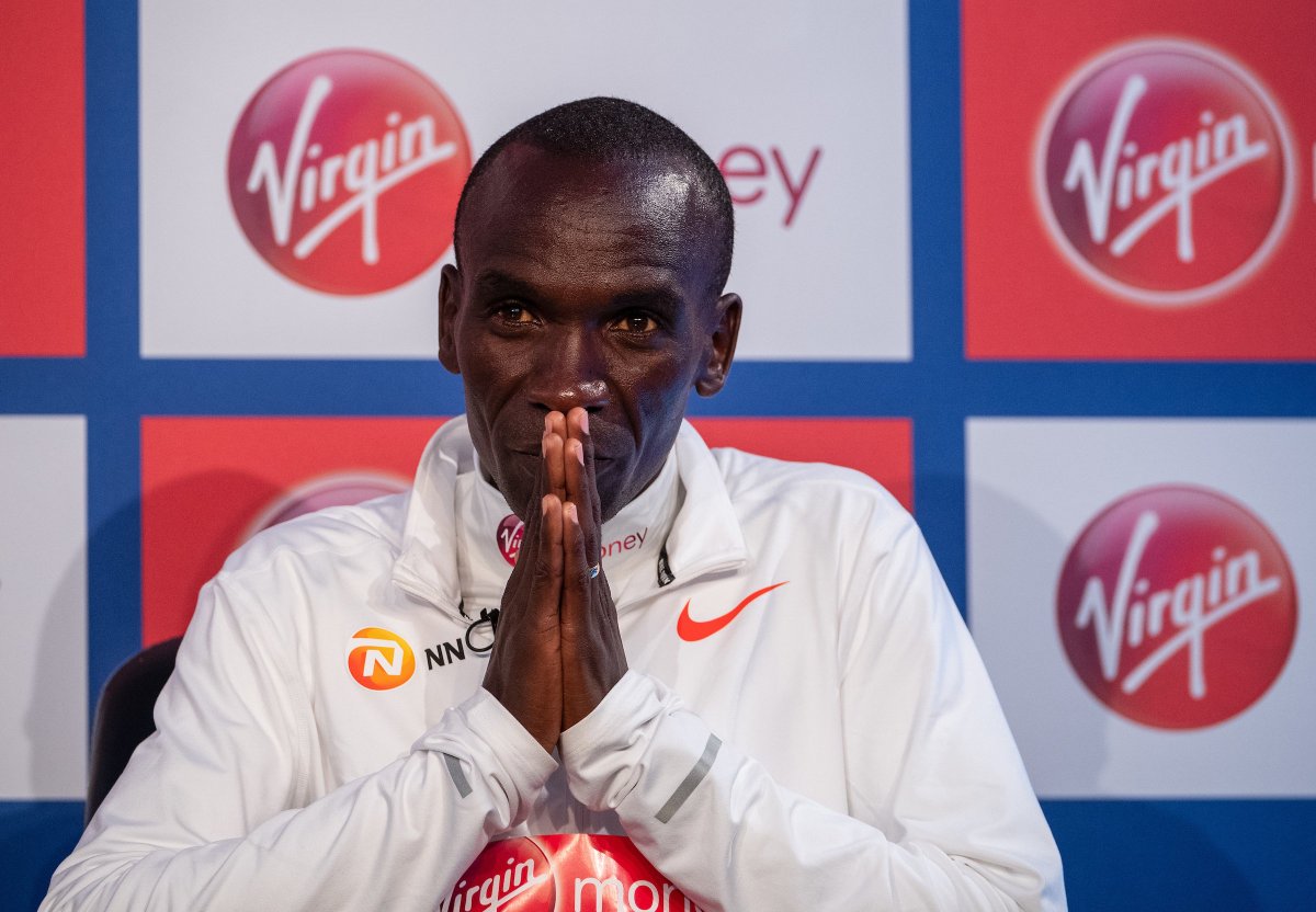 LondonMarathon's tweet photo. 🔥🔥🔥
"If you don't rule your mind, your mind will rule you." - @EliudKipchoge 

#LondonMarathon #WednesdayWisdom https://t.co/orhX1A58vJ