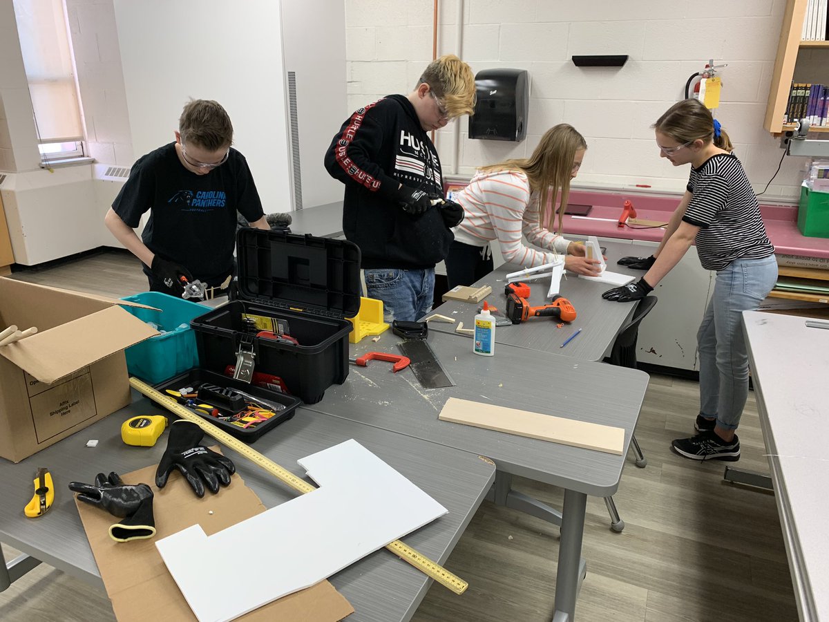 MrsSansford's tweet photo. Intermediate students getting ready for tomorrow’s DDSB Elementary Skills competition! Go Wildcats! https://t.co/todVe8nd2i