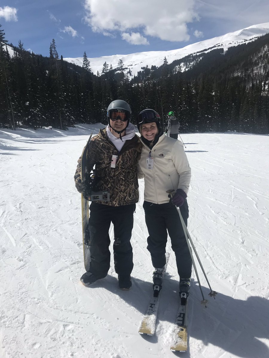 samuelW201's tweet photo. Over my spring break I went snowboarding while my girlfriend went skiing. @UNKBiol106 @UNKearney #106SpringBreak19 https://t.co/8TYOwiRhsf