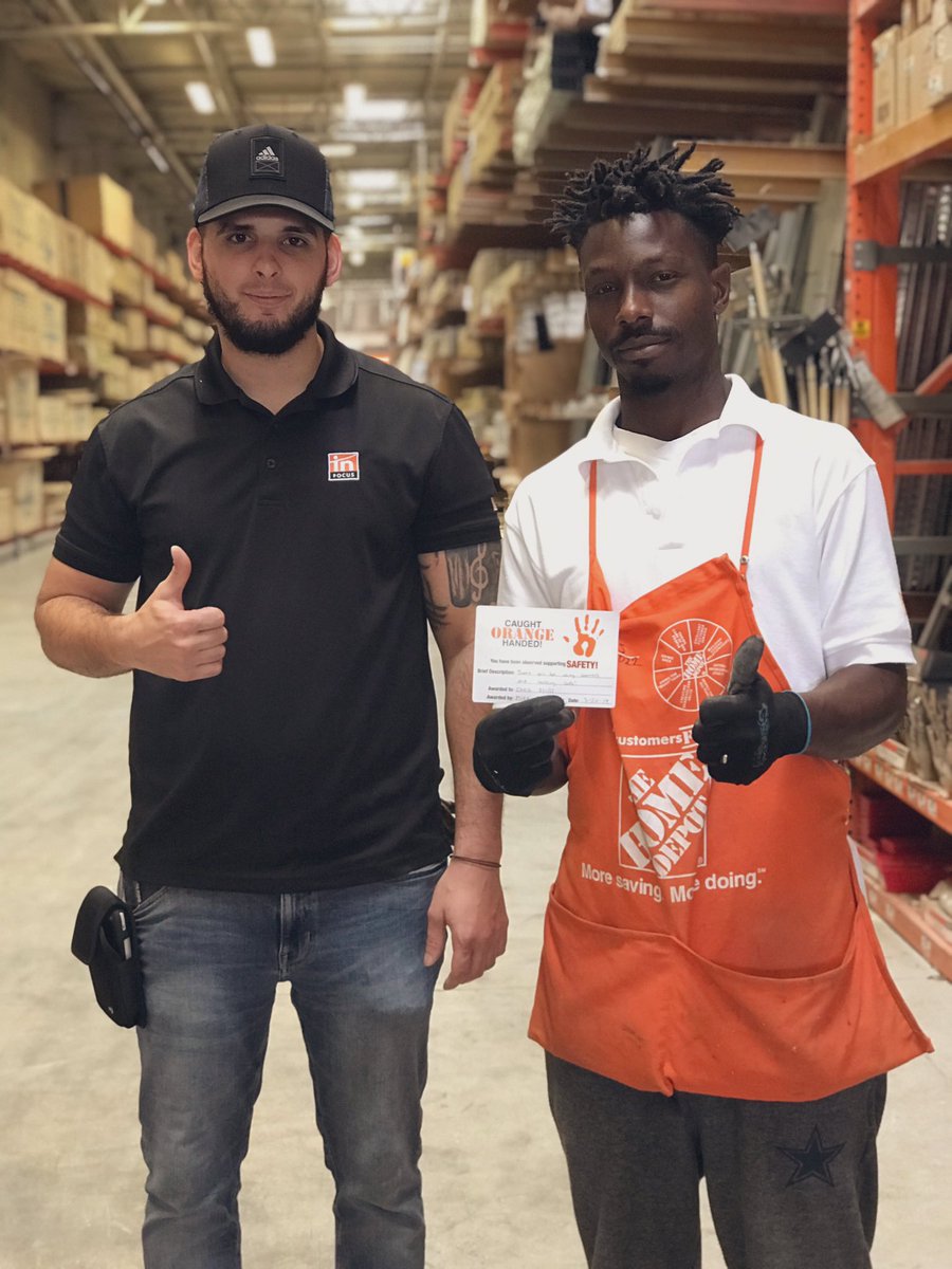 MikeFromTHD's tweet photo. Chris from Department 21/22 at #STORE0277 #MIGHTYCALLEOCHO was caught #ORANGEHANDED using banners along with a spotter to pack down his bay with the forklift. Thank you. In our store safety means so much. #STAYINFOCUS https://t.co/uy95oHICqn