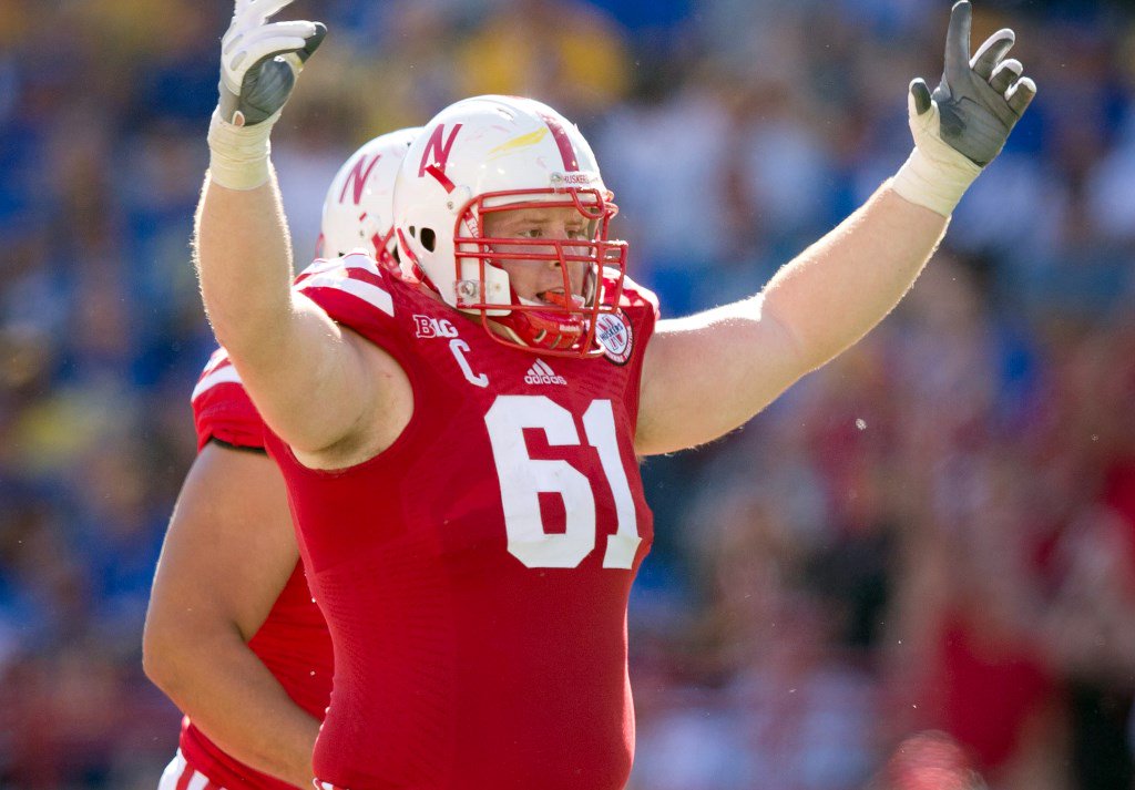 OWHhuskers's tweet photo. Former #Huskers Spencer Long (@slong_61) and Jeremiah Sirles (@Sirles71_HSKR) are among those hosting a dinner Thursday night in Schuyler to help flood victims and first responders  https://t.co/gVVOH21Jv0 https://t.co/9wtClnsIHh