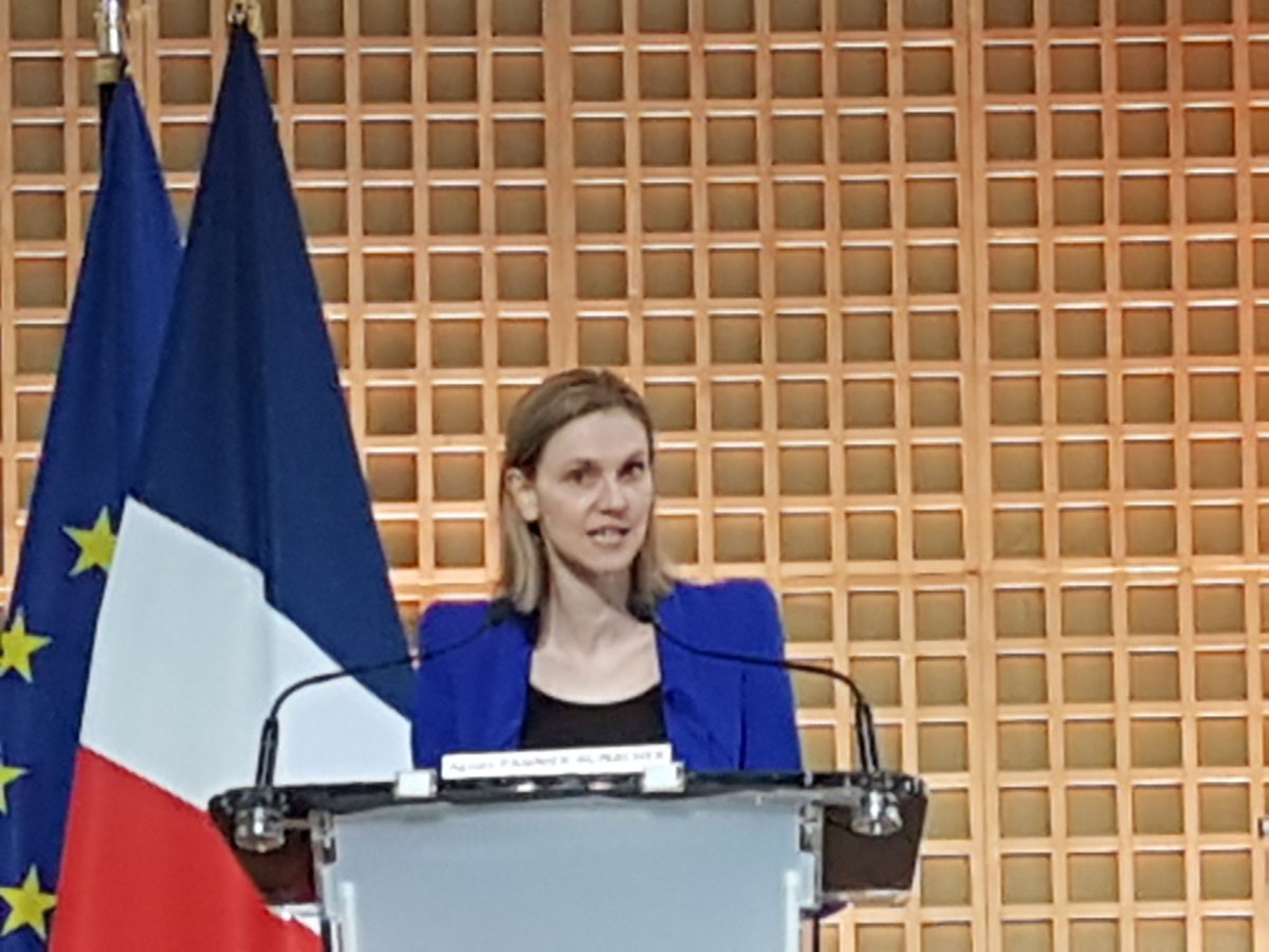 AubertinL's tweet photo. Clôture de la journée nationale des #poledecompetitivite par @AgnesRunacher , et lancement de la phase 4. Le @Polemc2 est présent avec ses adhérents @elm_leblanc et #shapers' pour présenter les résultats de projets #FUI. https://t.co/fCgsQIcNoA