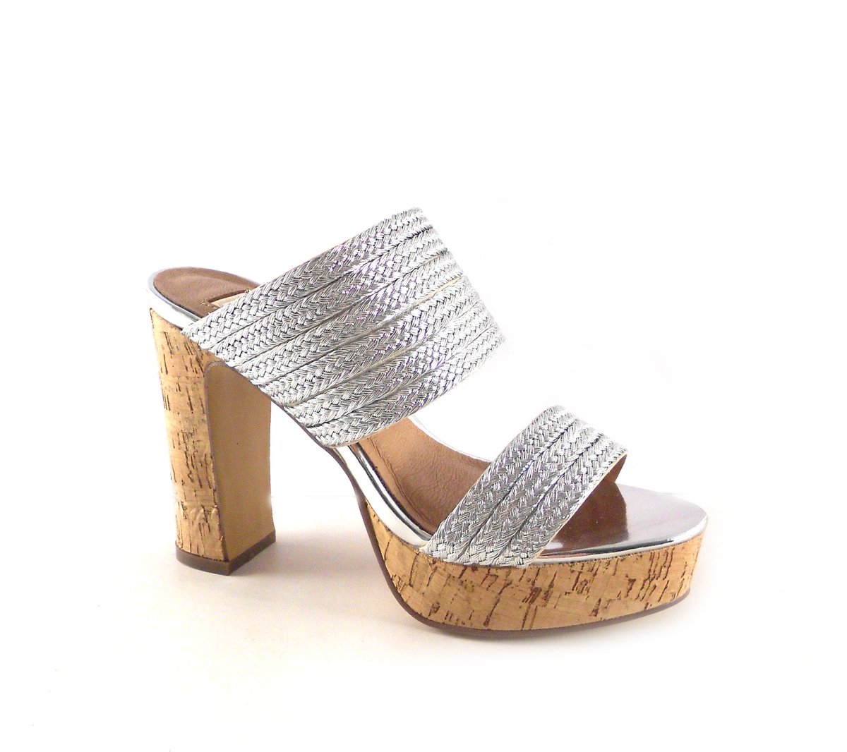 esdepiel's tweet photo. ¡¡ Zuecos de tiras trenzadas + tacón de corcho!! 😍😍
 ¡¡Bluebags Accesories no deja de sorprendernos!! 🌟🌟

#esdepiel #SS19 #bolsos #zapatos #eferri #sandalias #musthave #tiendaonline #enviosgratuitos

 👉 https://t.co/wJwwks6fzf https://t.co/WgWYiAK4Jc