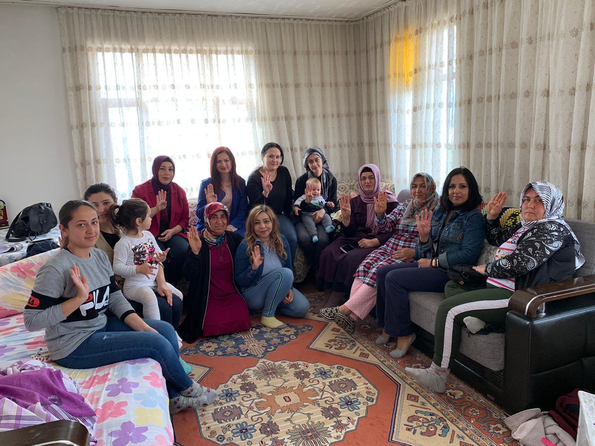 Sandık esaslı ev sohbetleri "SES"çalışmamız #Sahillent mahallemizdeki üyemiz Fatma Biçer Hanım'la gerçekleştirdik 
#AkKadınlarSahadanSESveriyor 
#TevazuSamimiyetGayretİle 
#ÖnceMilletÖnceMemleket 
<a href="/MevlutCavusoglu/">Mevlüt Çavuşoğlu</a> <a href="/menderesturel/">Menderes Türel</a> <a href="/ethemtas/">Av. İbrahim Ethem TAŞ 🇹🇷</a> <a href="/TOzcay/">Tülay Beşkonak Özçay</a> <a href="/berrinpehliva07/">Berin Pehlivan 🇹🇷</a>