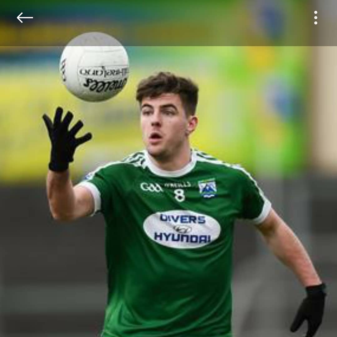 1884Sport's tweet photo. Our Shadow gloves being warn here by a few of the Gaoth Daobhair players including @odhranmacniallais & Dara O' Baoill from @gaothdobhairgaa against @corofin.gaa. Available now at https://t.co/3hwBVe7Z7t #gaelicfootball #gaa #peil #crokepark #gaothdobhairgaa #corofingaa #aibgaa https://t.co/DolHMsuR6T