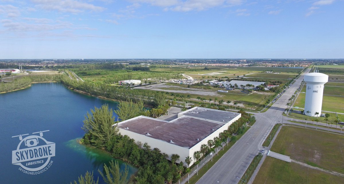comrealdoral's tweet photo. 64,000 SF warehouse with 6,496 SF of office available in South Florida! Call for details: 786-433-2380
#comreal #commercialrealestate #miamirealestate #Warehouse #ForSale #forlease #SouthFlorida https://t.co/nmES7neTXm