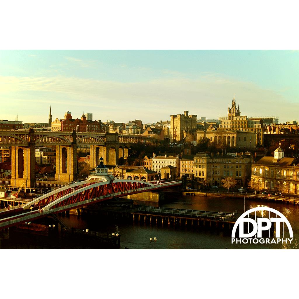 'Newcastle Quayside'
-
-
#dptphotography #photography #landscape #nikon #cameraclub #picoftheday #photooftheday #lovenewcastle #swingbridge #highlevelbridge #rivertyne #newcastle #visitnewcastle #bridgehotelnewcastle #sambucas #turnbullbuilding #vermonthotel