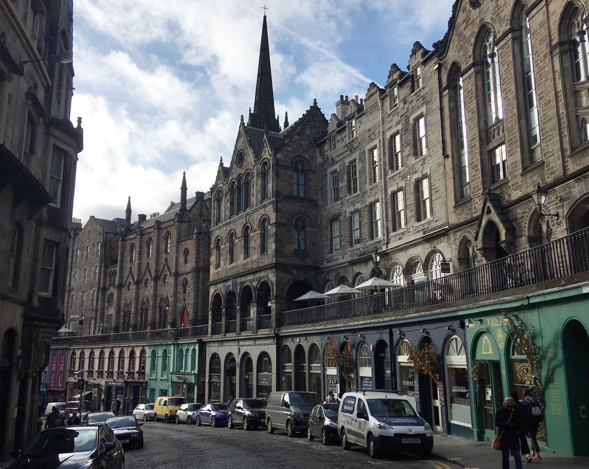 Riddlescourt's tweet photo. Spring has sprung! What a lovely afternoon in Old Town Edinburgh - we've even flung open the windows here at Riddle's Court! #spring #Edinburgh #OldTownEdinburgh #VictoriaStreet #RiddlesCourt #VictoriaTerrace #Grassmarket #SpringHasSprung #RollOnSummer #FreshAir https://t.co/tmtzBnYHy4