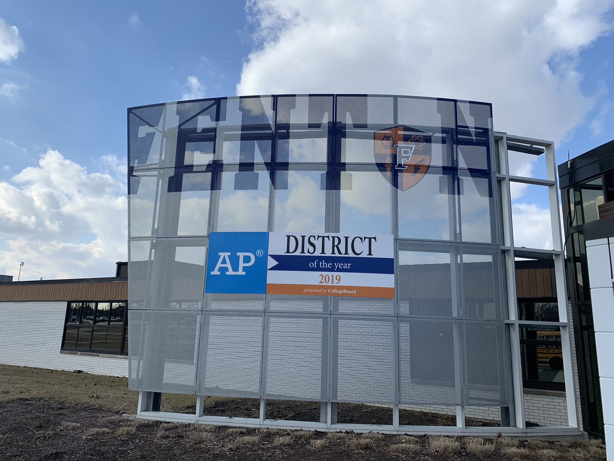amenyankees's tweet image. That’s right! @FentonHS is the National AP District of the Year!!