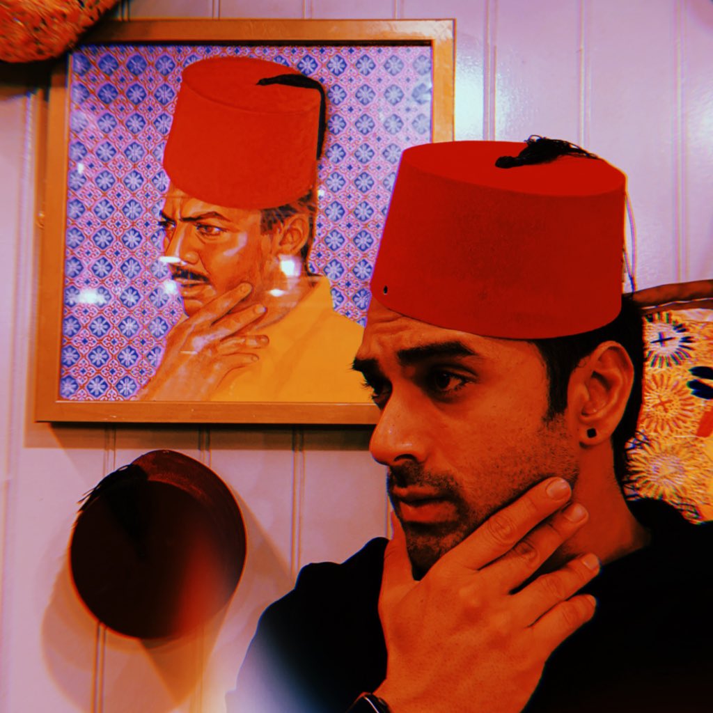 PulkitSamrat's tweet photo. 𝘏𝘢𝘬𝘶𝘯𝘢 𝘮𝘢𝘵𝘢𝘵𝘢 
[𝘩𝘢𝘬𝘰𝘶𝘯𝘢-𝘮𝘢𝘵𝘢𝘢𝘵𝘢𝘩] 𝘯𝘰𝘶𝘯,
𝘢 𝘱𝘩𝘳𝘢𝘴𝘦 𝘮𝘦𝘢𝘯𝘪𝘯𝘨 “𝘯𝘰 𝘸𝘰𝘳𝘳𝘪𝘦𝘴 𝘧𝘰𝘳 𝘵𝘩𝘦 𝘳𝘦𝘴𝘵 𝘰𝘧 𝘺𝘰𝘶𝘳 𝘥𝘢𝘺𝘴”;
𝘢 𝘱𝘳𝘰𝘣𝘭𝘦𝘮 𝘧𝘳𝘦𝘦 𝘱𝘩𝘪𝘭𝘰𝘴𝘰𝘱𝘩𝘺
🤩💓😇🌟🌈🤪
#lifequotes #crazyisnormal #gyaan https://t.co/QNZYBHiff3