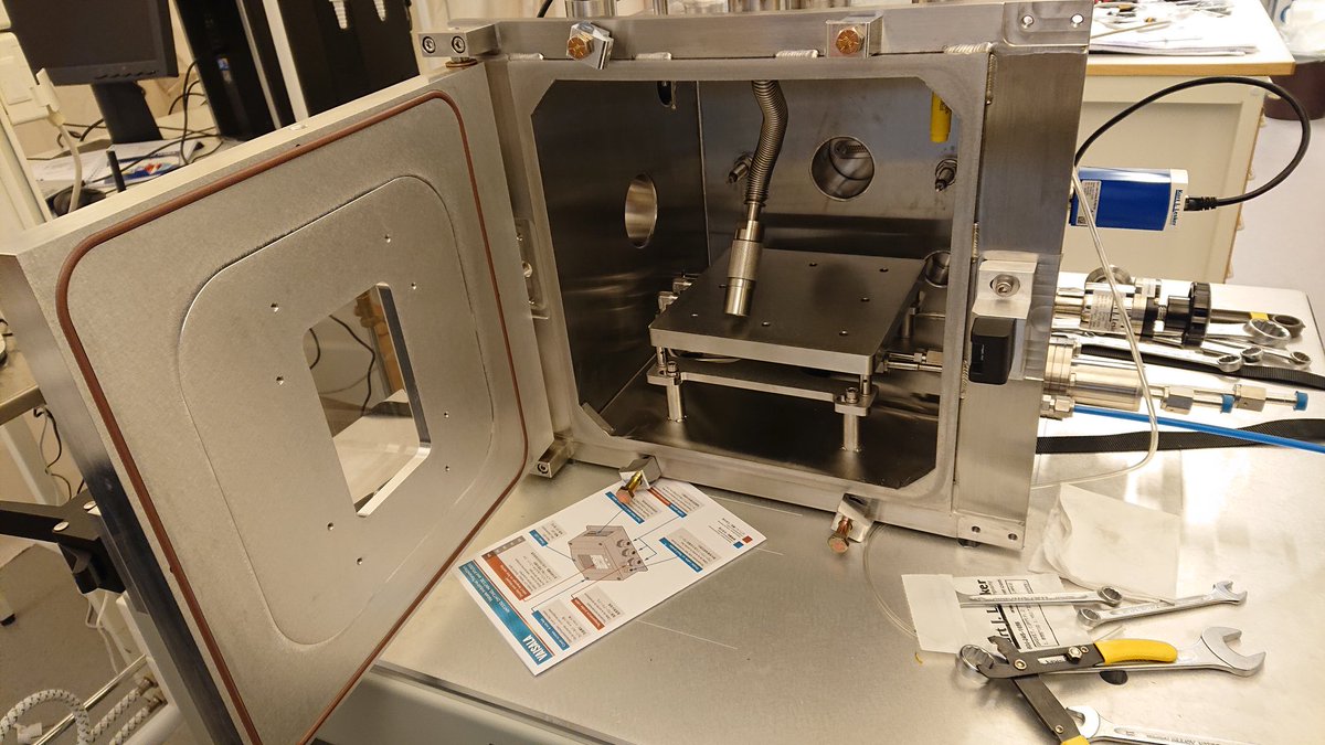 dcuartielles's tweet photo. This is the chamber where the PhD students at @LTUniv will be testing how suitable is @Arduino to be used in Mars missions https://t.co/UWoJGj2VJP