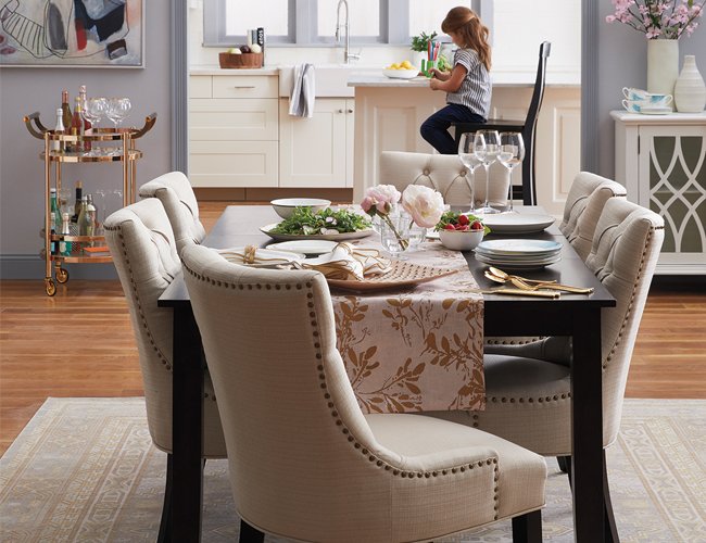 BedBathBeyond's tweet image. Spring celebrations are an excuse to decorate your table with rosy hues and nods to nature. bit.ly/2VKHMDR