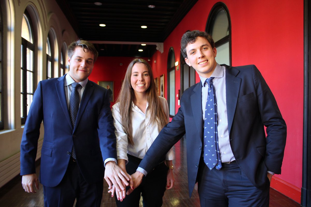 unizar's tweet photo. Los finalistas de la X Liga de Debate @unizar son...🥁🥁🥁...¡¡¡'La Toga Parlante' y 'Sofía'!!! En 10 minutos comenzará la final... en #paraninfo https://t.co/wPeWn8z3io
