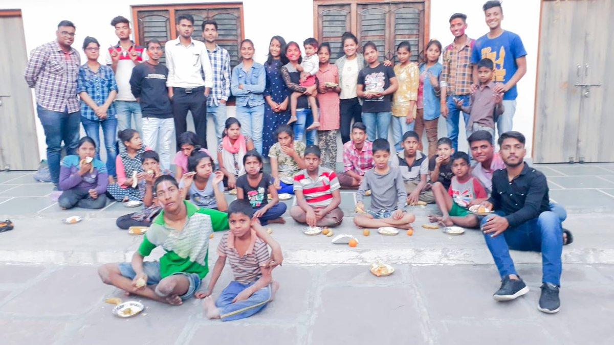 Deepans36603148's tweet photo. *Holi celebrate DEAF N DUMB N OLD AGE HOME..feeling blessed.. 
As Our upline taught us that

Ebiz करना हमारी *प्रकृति* है।
Ebiz ना करना हमारी *विकृति* है।
ओर Ebiz के साथ *social work* करना हमारी *संस्कृति* है।
 Jai Ebiz.. 🙏🏻🙏🏻🙏🏻
#justiceforebiz @narendramodi @PMOIndia https://t.co/6TFEIYnAC1