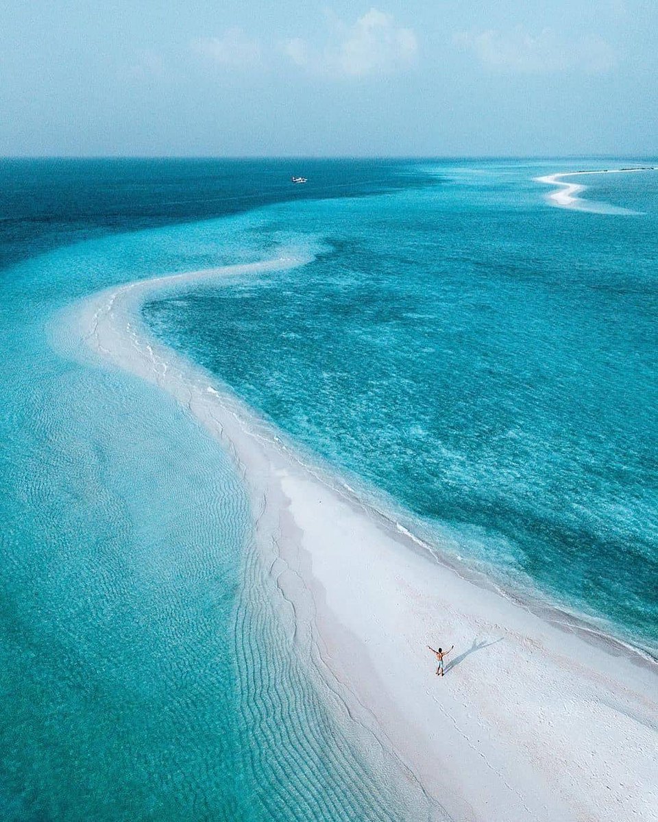 JournalofCESaRE's tweet image. Natural #sandbars keep the #waves at bay. Our #Caribbean #coasts have many #natural #defences

#Extreme #weather however, is changing our relationship with these natural defences, and rising #sealevels demand more #artificial barriers

📷 @mgtenazas