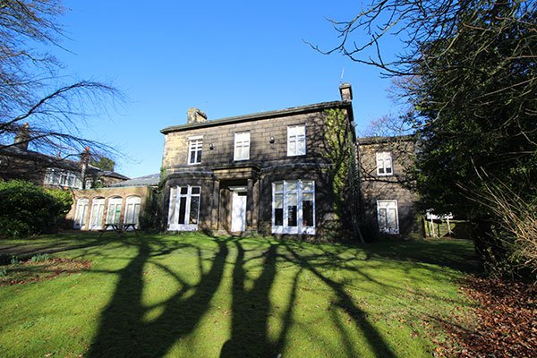 Spring has officially sprung with a whopping 17 degrees today in Leeds! Spend more time outdoors this summer with our top 3 properties with outdoor space 🌱🌞 bit.ly/2CvTw67