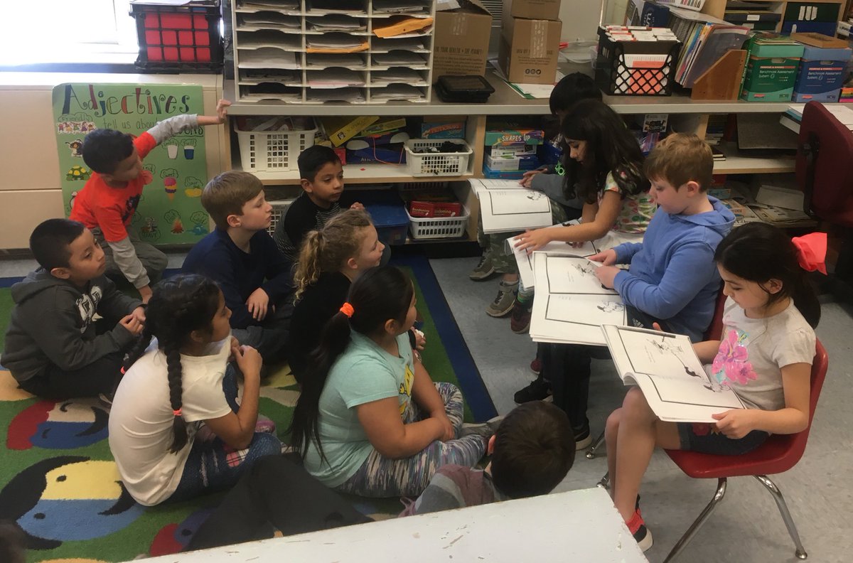 kandersen34's tweet photo. 2nd graders Reader’s Theater ! Collaboration, practice and fun😁.⁦@monicarowsom⁩ ⁦@southoldelem⁩ #readerstheater#2ndgrade https://t.co/TRhdCwolku