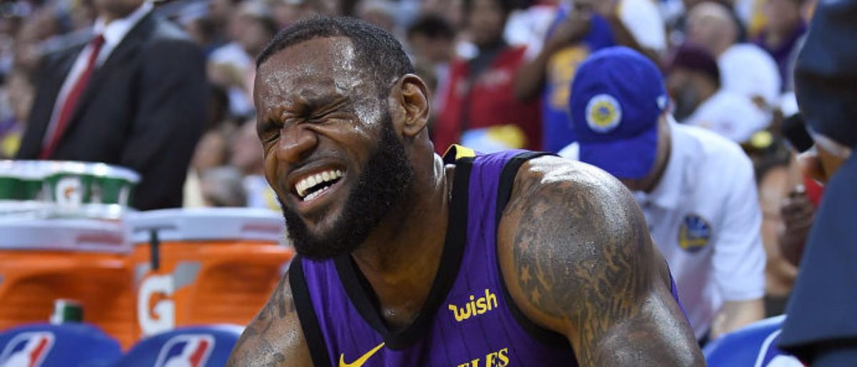 Los Angeles Lakers Fail Compilation Video Goes Viral On Twitter http://dlvr.it/R1Ck8H