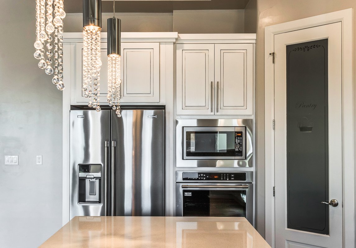 ICONCustomHomes's tweet photo. From the frame to the amenities to the smart home technology, ICON is the leader in custom homes on all fronts. Get a solid foundation plus the best appliances around.

#ElPasoHomes #LuxuryHomes #HomeArchitects https://t.co/xaXcIejFdB