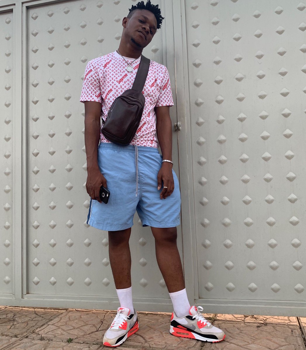 QwesiFlexMusic's tweet photo. #Powerful_Paper .... StarKiD 💫
#OriginaL_Sekunde_Abrantse3 ... Don’t shout!🤫
#ManInABoy
#Seeeeeee_Dat https://t.co/ic8C2q60tx