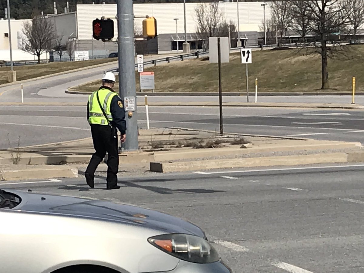 edweinstockWGAL's tweet photo. Eden road entrance to Harley Davidson plant blocked by fire police unknown situation at Harley plant in Springettsbury township. Traffic is not being allowed in. Two sheriffs Dept units just went in.  Also a cannine unit went in https://t.co/vtVPbEwhbf