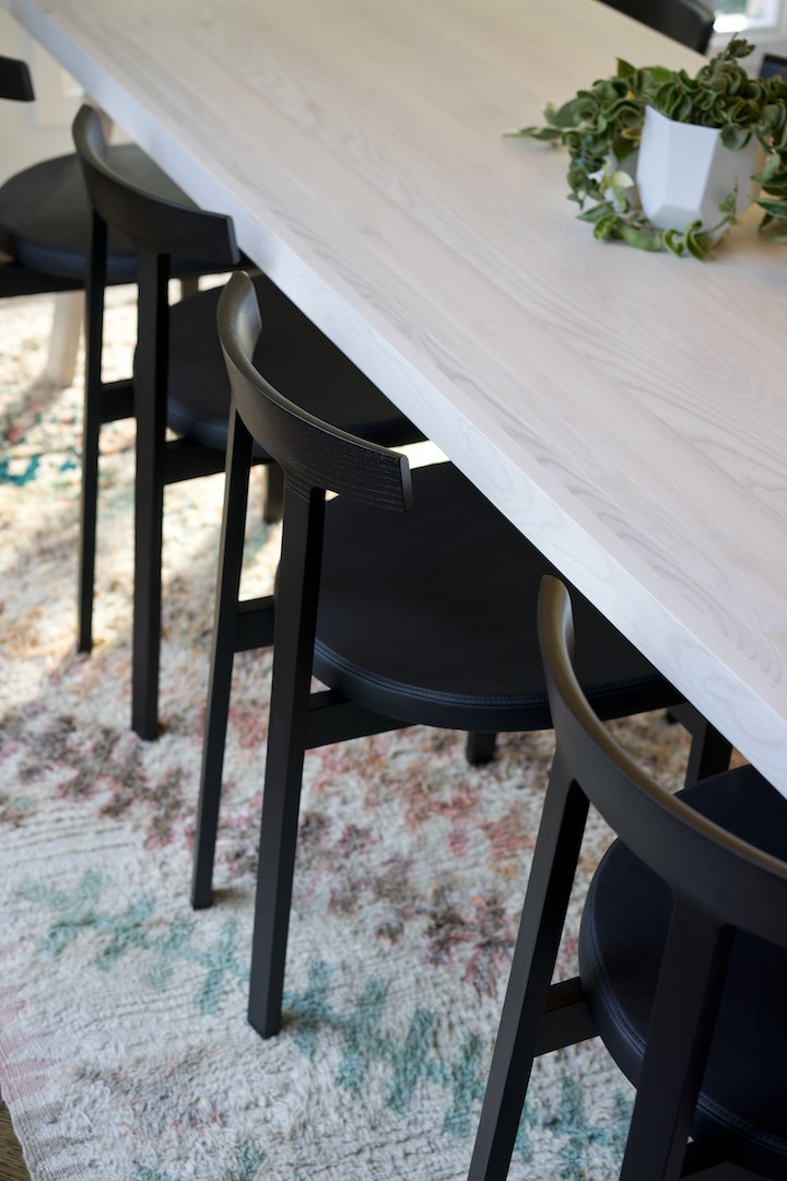 brightdesignlab's tweet photo. Dining Room | Portland Heights Contemporary | Table &amp; Chairs via Hive Modern | Natural Light | Black Accents | Minimalist White Kitchen Project #interiordesign #interiordesigner #interiors #interiordetails #diningroom #portland #interiordesignpdx #minimalism #brightdesignlab https://t.co/lsIc1pa15A