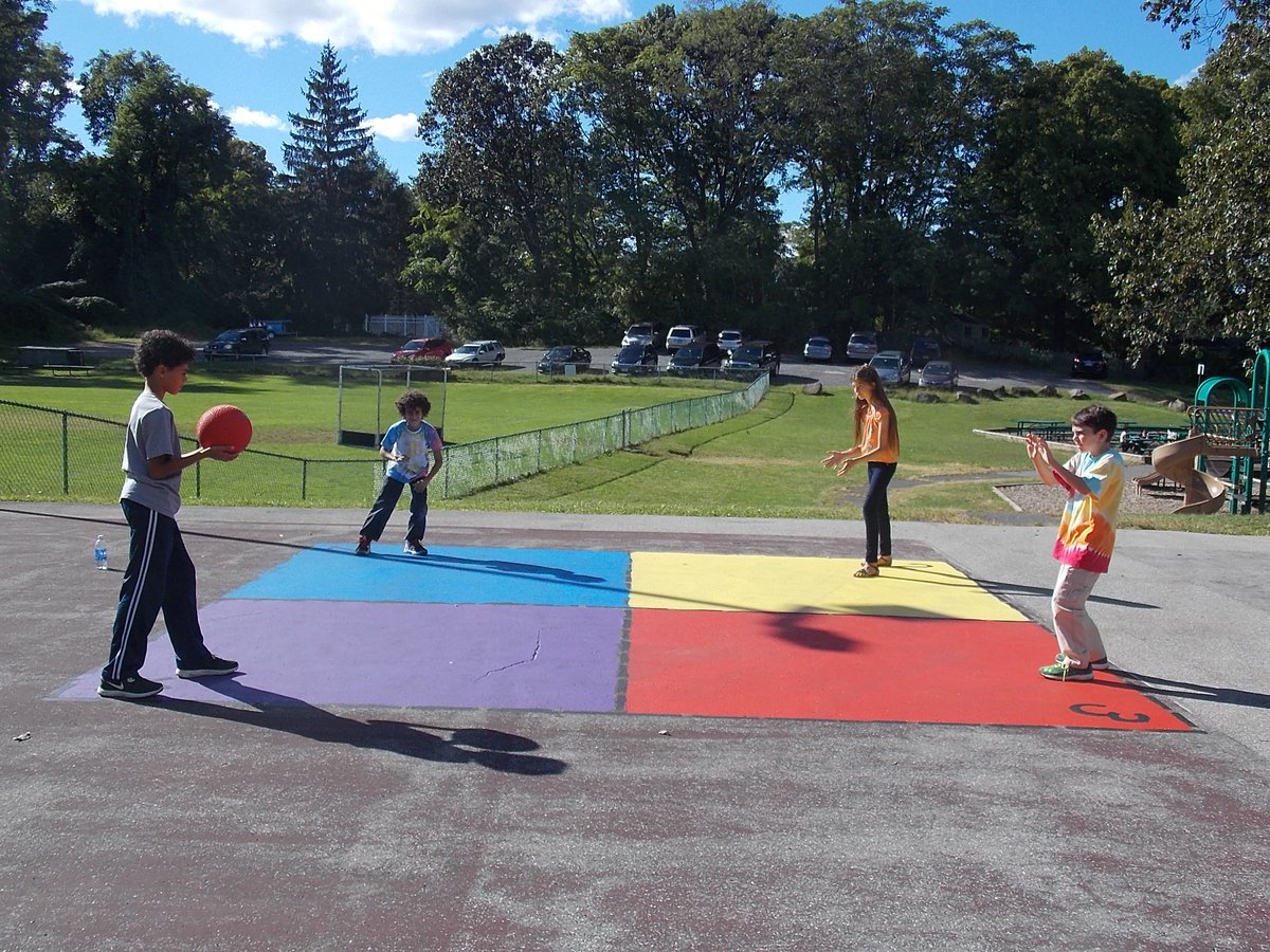 FitandFunPlay's tweet image. Are you ready to play? Play is the freedom for children to engage with and learn from the world that surrounds them. #redefiningrecess #playmatters #getmoving #PEGeeks
