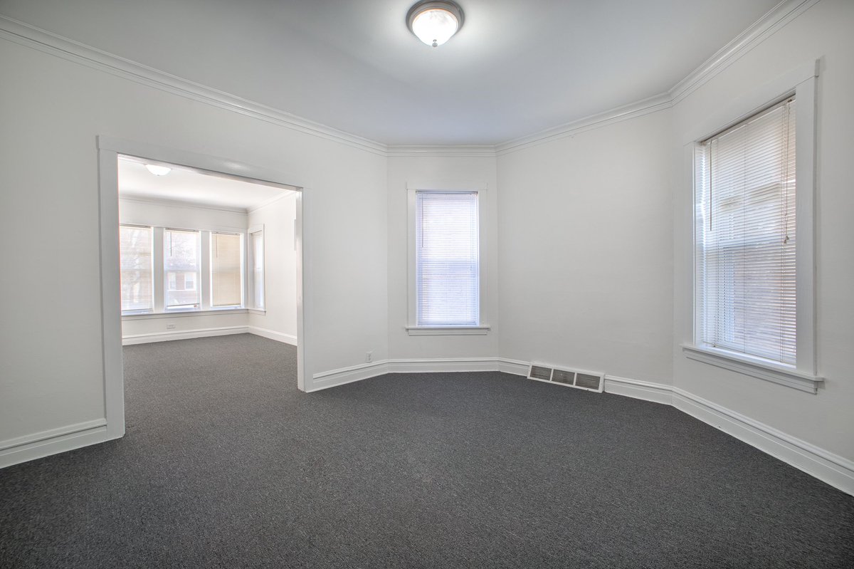 thejanrealty's tweet photo. Big things are blooming in Chicago!. #justlisted #forsale #chicago #chicagorealestate #multiunit #multifamilyinvesting #classicbuilding #2flat #investing #investinyourself #residualincome #firstimehomebuyer #liverentfree #chicagorealtor #springmarket #listingagent https://t.co/lW4NjRxSG2