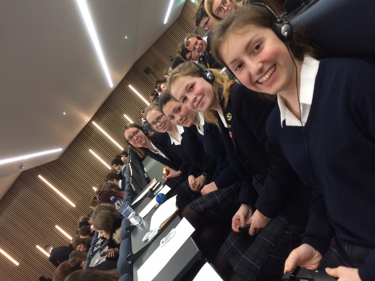 FettesLanguages's tweet image. Fettes Lower Sixth linguists were impressed with the interpreting skills on display in the #HWUMLD for this afternoon&apos;s session debating a ban on single use plastics. Thank you @HeriotWattUni for inviting us.