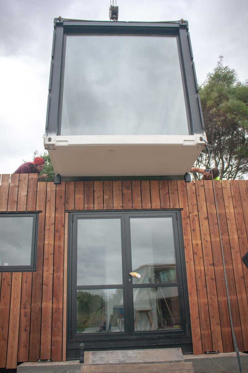 TOP FLOOR!!!

Craning the office / tasting room atop our freshly cladded boutique container distillery. Not a bad day.

External stairs and balcony decking affixing today, final touches in by the end of the week. 

#LegoForAdults #ElementalDistillers #CraftDistillery #RootsDryGin