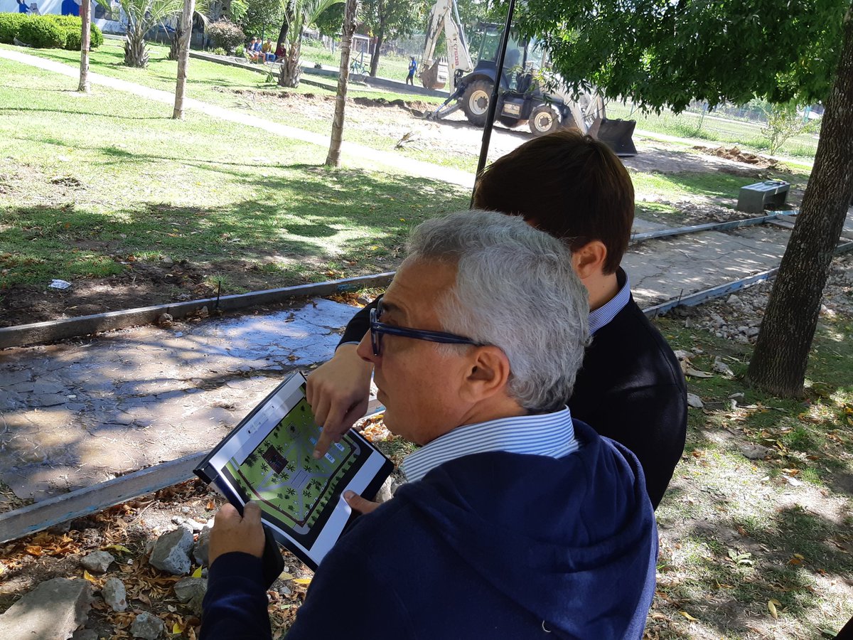 ZamoraJulio's tweet photo. 5)Por último, monitoreamos los avances de la remodelación de la plaza 21 de septiembre de #Benavídez. Tendrá juegos aeróbicos, juegos inclusivos, canchas de fútbol-tenis, mesas de ping-pong, nueva parquizacion y nuevas veredas. #RecorriendoTigre https://t.co/Utv0ReKhO1