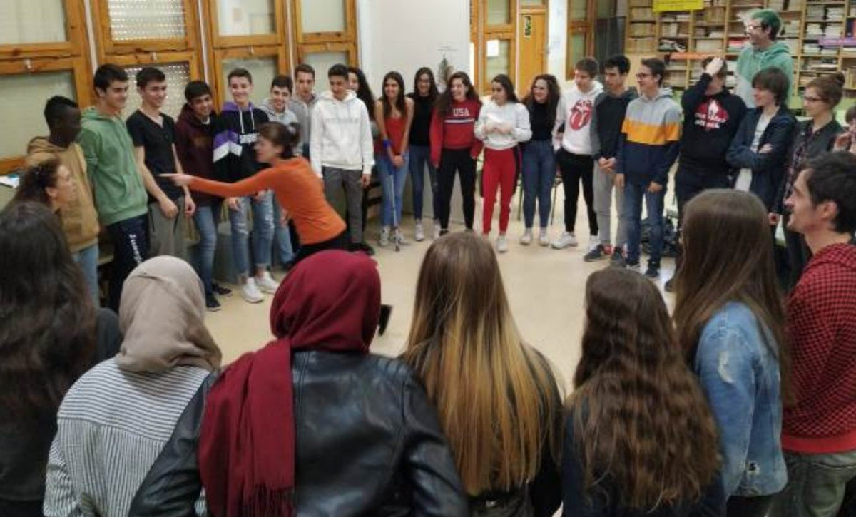 ArroyosCarlos's tweet photo. Es un gustazo ver lo bien valoradas que son las actividades que realizamos desde el área de Igualdad con la juventud. Una generación que viene con empuje y con valores. 😍 #NoDaIgual #Binéfar

Gracias al @IESQuilez por su siempre estimada colaboración 👉 https://t.co/PVDJQo0x8i https://t.co/92AWT0C7NR