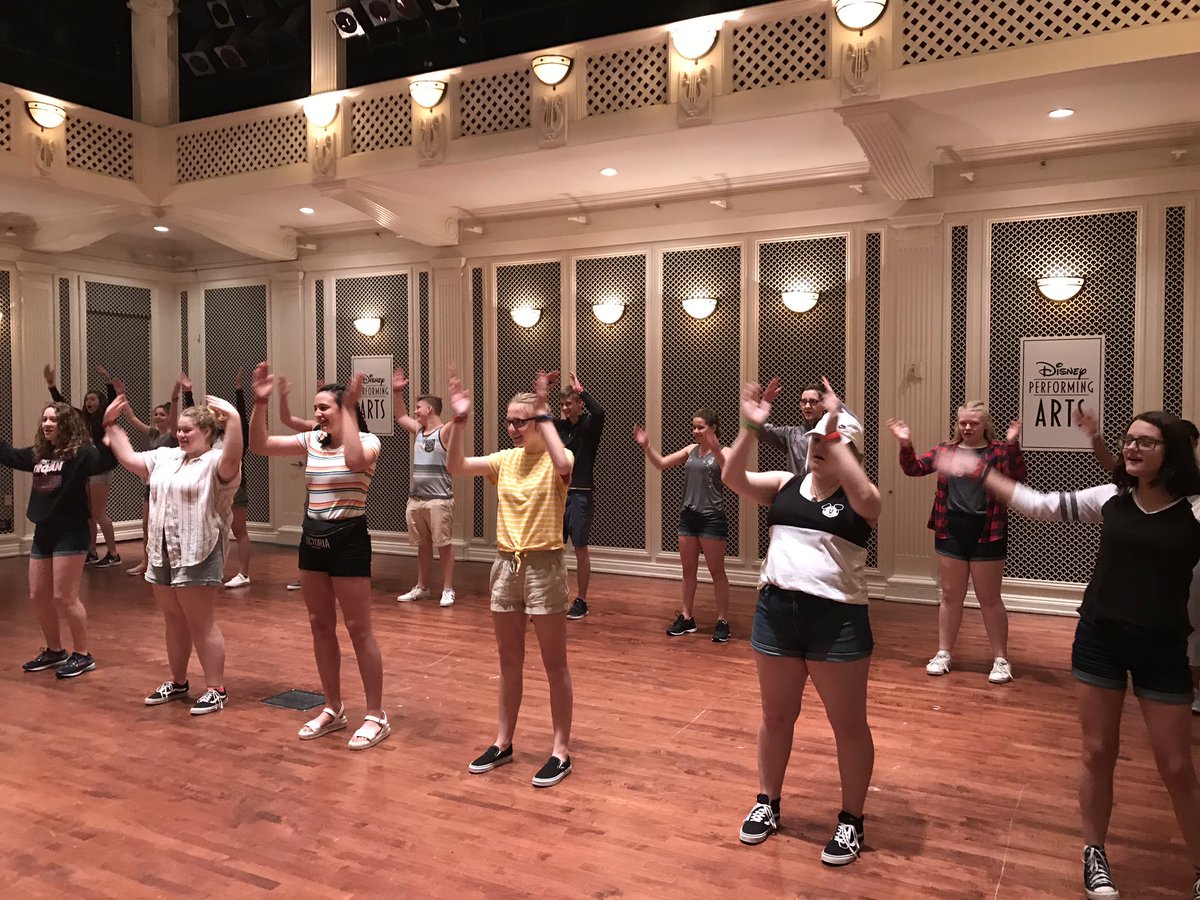 tvvocal's tweet photo. Thanks to everyone at Disney Performing Arts who made our morning such a wonderful experience! #WeAreTuskyValley https://t.co/vv25fcPpJD