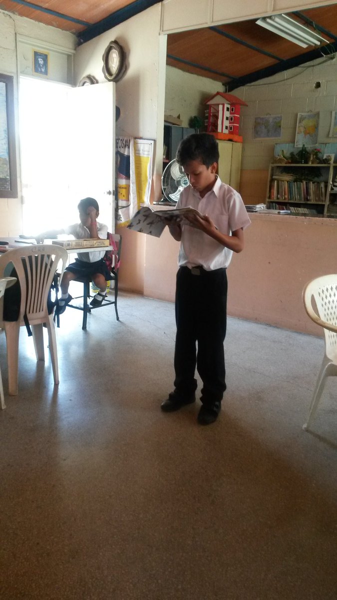 CraAlberto's tweet photo. Hoy 20/03/19 los niños del 5to grado " A " hicieron uso en el espacio del C.R.A de una valiosa herramienta como lo es la Revista Tricolor. @Sucre_CBITALP @Geamarabilis @maritzabp27 @Circuito3_Sucre @elirm18 https://t.co/Iv1NZNT88n