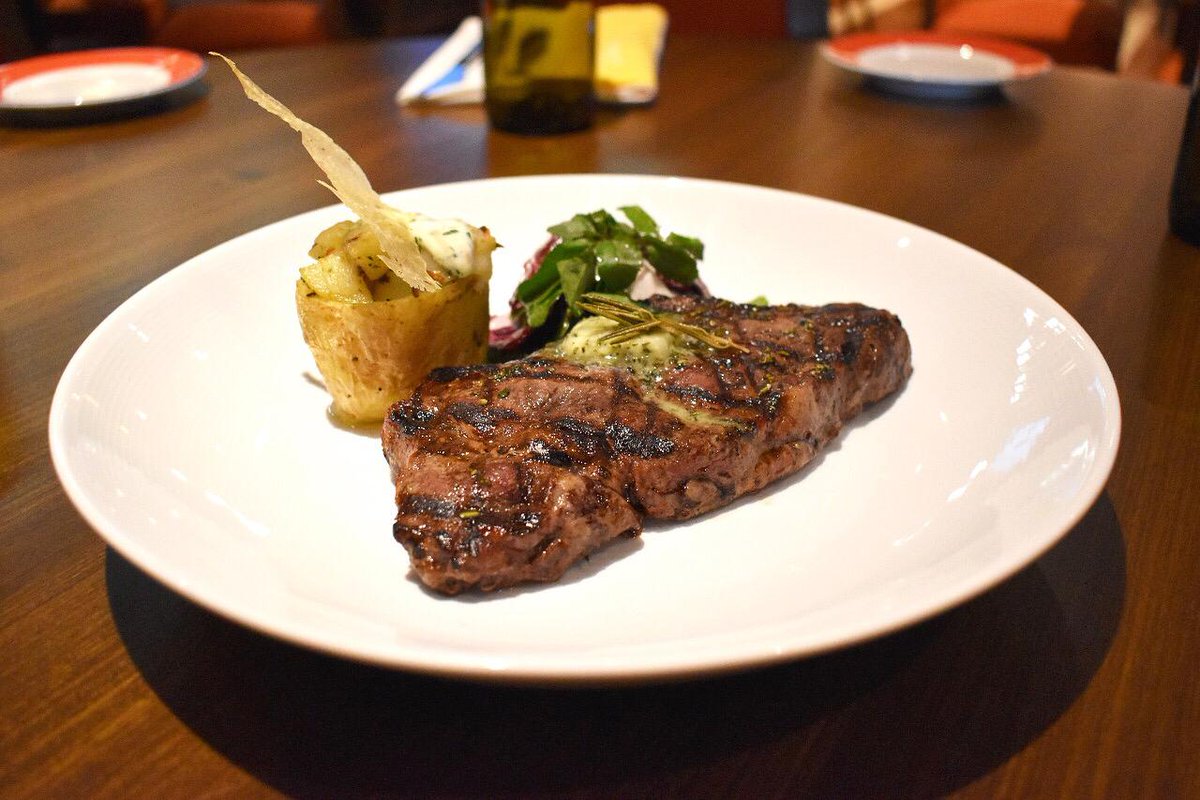 BistroPolanco's tweet photo. New York al romero, papa 🥔 al horno y ensalada de manzana verde 🍏 con arúgula. #FestivalDeGriglia

Pregunta al mesero por la copa de #AperolSpritz 🍹que #BistroPolanco te invita.

Reserva al: 52 63 88 22

#restaurante #restaurantes #Polanco #CDMX #FestivalGastronomico https://t.co/uCEVtJMU1W